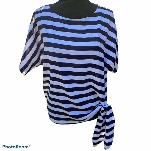 CLASSIC KORS TOP🦋🦋🦋 - Picture 2 of 8